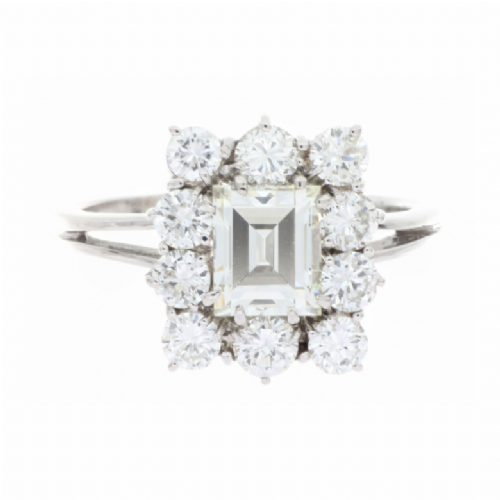  Anello in oro bianco con diamanti presso Castignoli - Orologeria e gioielleria a Monza