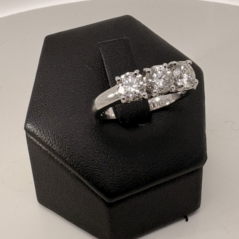 Namuri&nbsp;Anello Trilogy in oro bianco e diamanti presso Castignoli - Orologeria e gioielleria a Monza