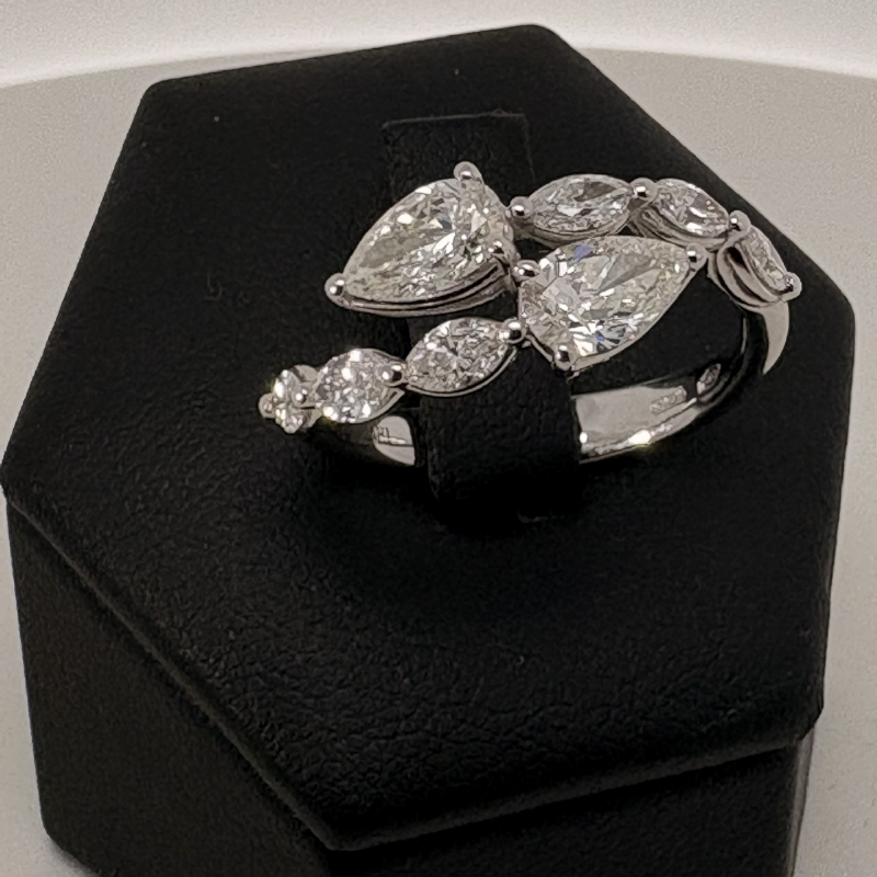 Namuri&nbsp;Anello in oro bianco con diamanti presso Castignoli - Orologeria e gioielleria a Monza