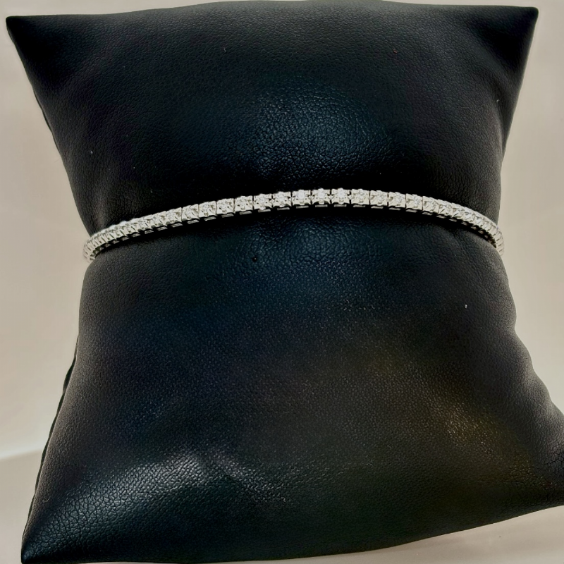 Namuri&nbsp;Bracciale tennis in oro bianco con diamanti presso Castignoli - Orologeria e gioielleria a Monza