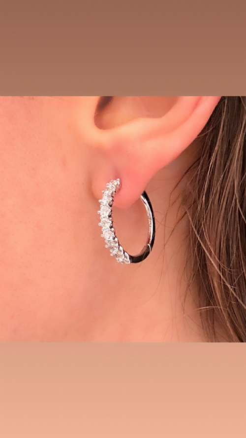 Namuri&nbsp;Orecchini a cerchio in oro bianco con diamanti presso Castignoli - Orologeria e gioielleria a Monza