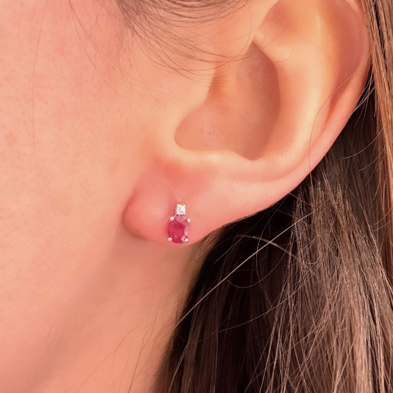 Namuri&nbsp;Orecchini con rubino e diamante in oro bianco presso Castignoli - Orologeria e gioielleria a Monza