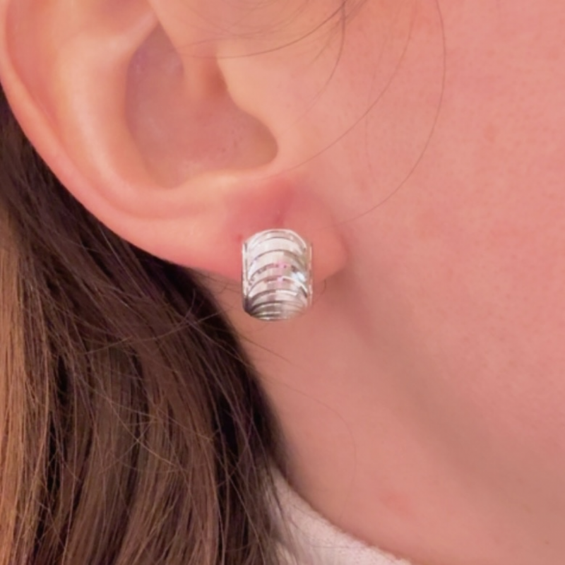 &nbsp;Orecchini a cerchio in oro bianco presso Castignoli - Orologeria e gioielleria a Monza