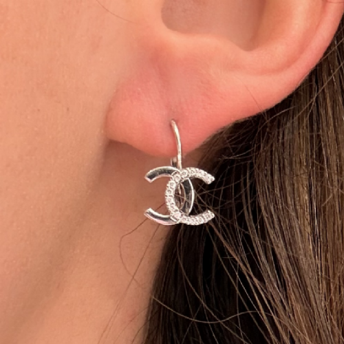 &nbsp;Orecchini pendenti in oro bianco con zirconi presso Castignoli - Orologeria e gioielleria a Monza