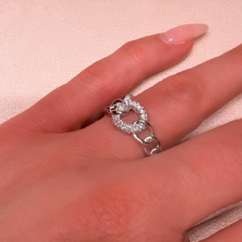 Dalla Bona&nbsp;Anello in oro bianco con diamanti - design catena presso Castignoli - Orologeria e gioielleria a Monza