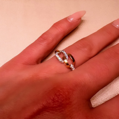 Dalla Bona&nbsp;Anello in oro giallo e bianco con diamanti - design a catena presso Castignoli - Orologeria e gioielleria a Monza