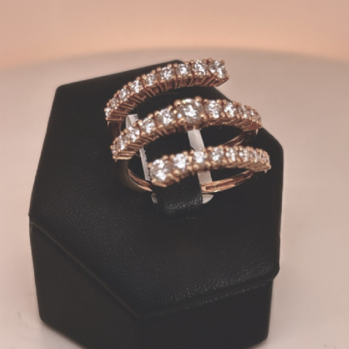 Dalla Bona&nbsp;Anello in oro rosa con diamanti-design avvolgente presso Castignoli - Orologeria e gioielleria a Monza