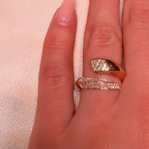 Dalla Bona&nbsp;Anello in oro rosa con diamanti- design scultoreo presso Castignoli - Orologeria e gioielleria a Monza