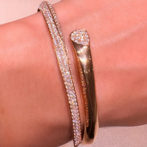 Dalla Bona&nbsp;Bracciale rigido in oro rosa con diamanti presso Castignoli - Orologeria e gioielleria a Monza