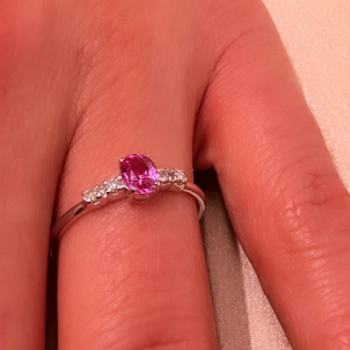 &nbsp;Anello in oro bianco 18kt con zaffiro rosa e diamanti presso Castignoli - Orologeria e gioielleria a Monza